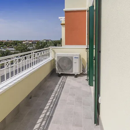 Larici Apartment *